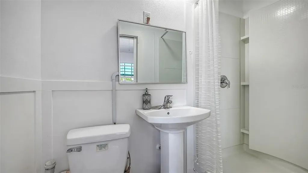 6921 Holmes Boulevard Holmes Beach FL 34217