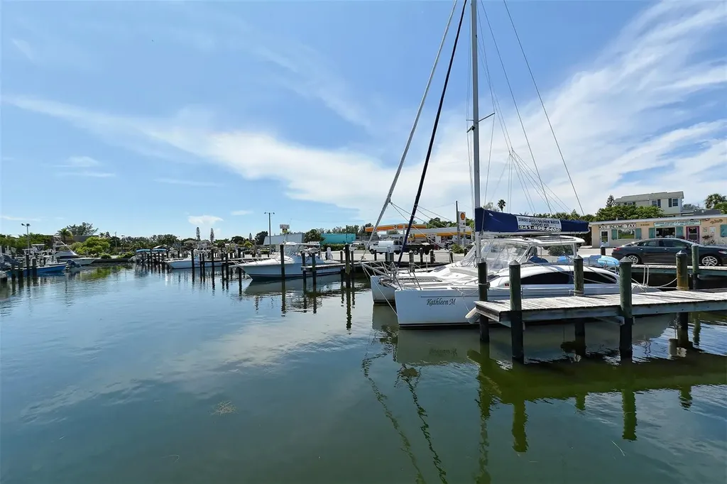 6921 Holmes Boulevard Holmes Beach FL 34217