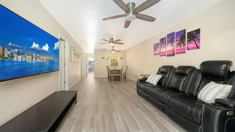 6921 Holmes Boulevard Holmes Beach FL 34217