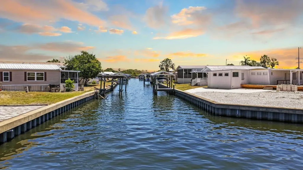 164 S Saint Thomas Circle Apollo Beach FL 33572