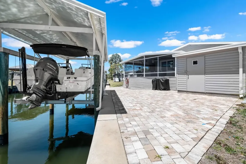 164 S Saint Thomas Circle Apollo Beach FL 33572