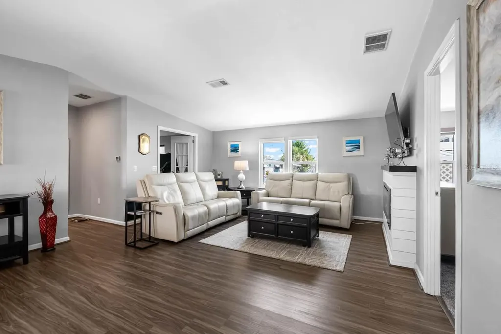 164 S Saint Thomas Circle Apollo Beach FL 33572