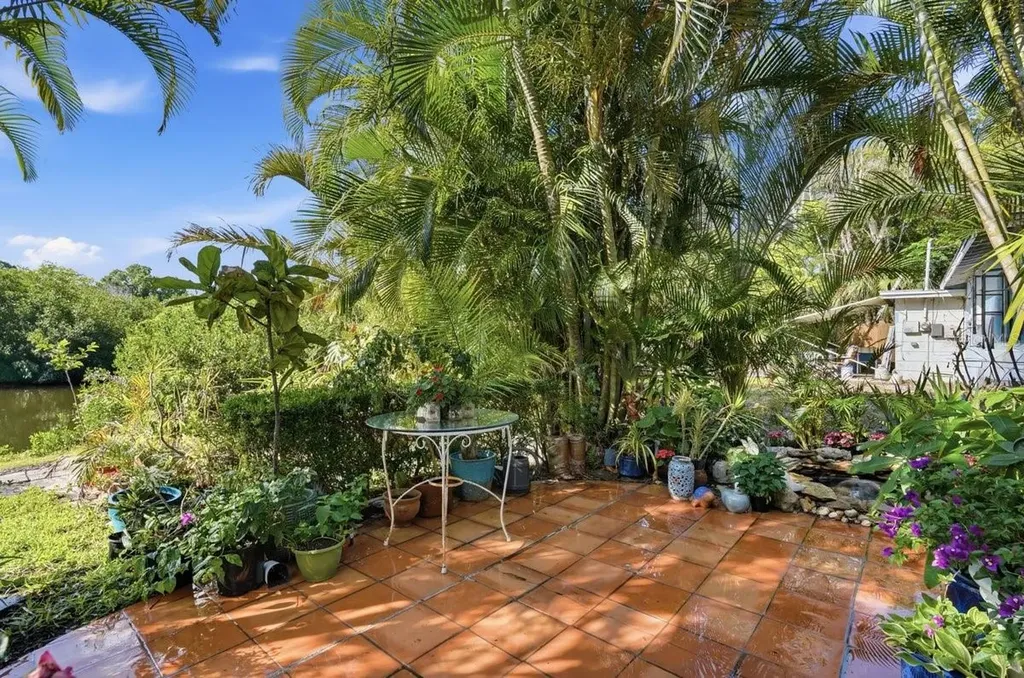 6650 Hibiscus Avenue S South Pasadena FL 33707