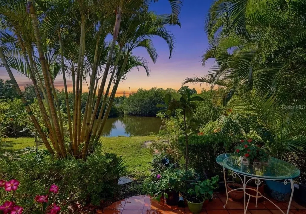 6650 Hibiscus Avenue S South Pasadena FL 33707