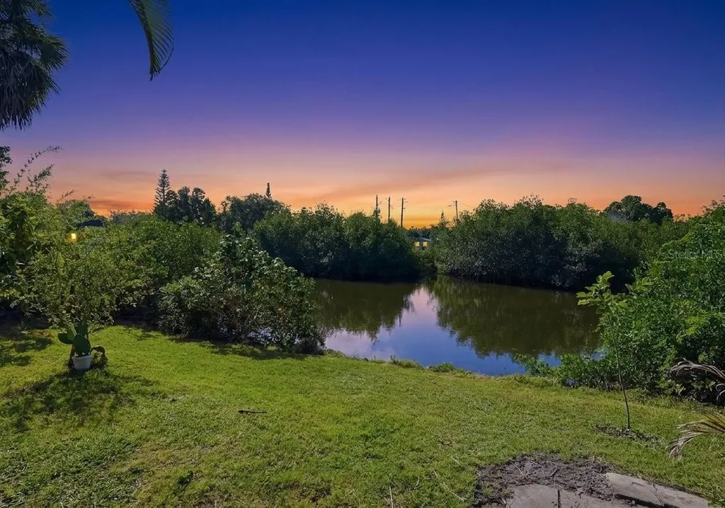 6650 Hibiscus Avenue S South Pasadena FL 33707