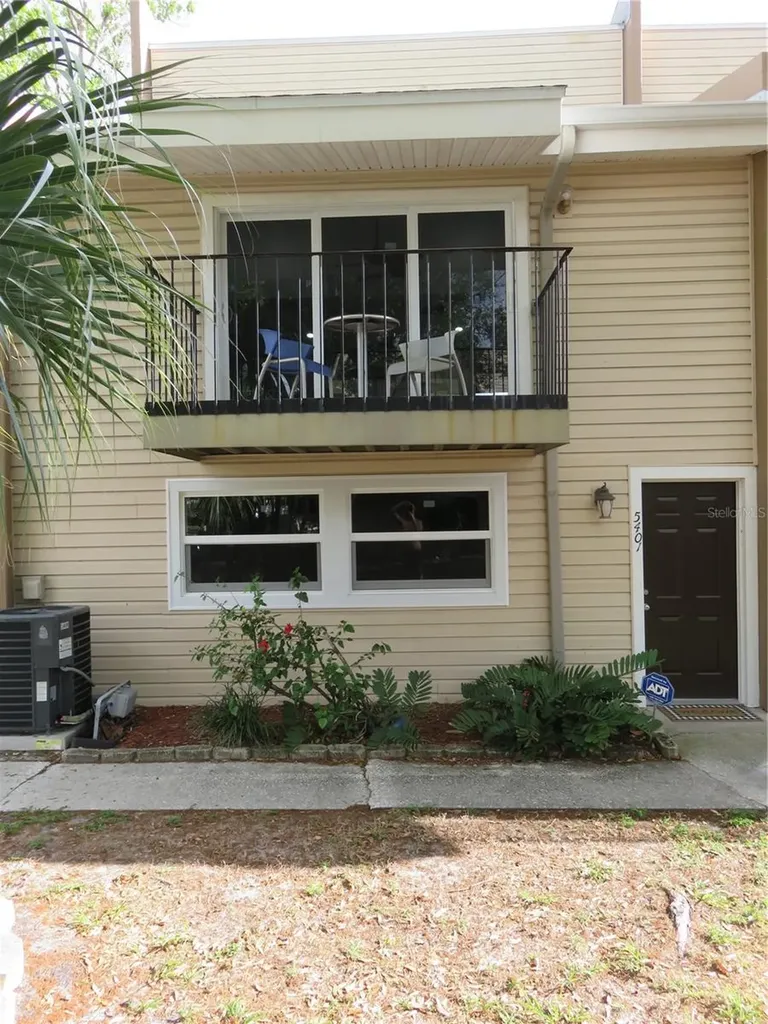 5401 Sweetwater Terrace Circle Tampa FL 33634