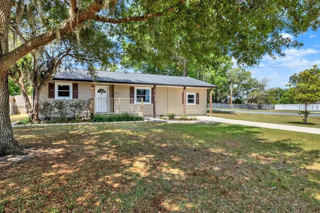 5923 14th Street Zephyrhills FL 33542