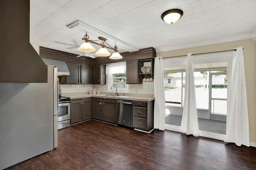 5923 14th Street Zephyrhills FL 33542
