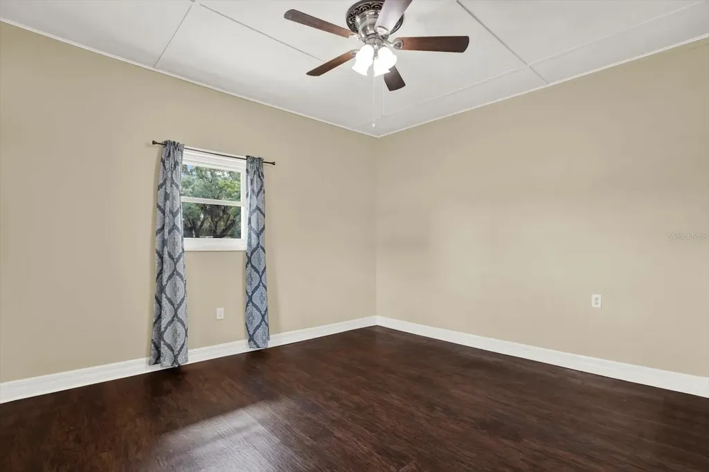 5923 14th Street Zephyrhills FL 33542