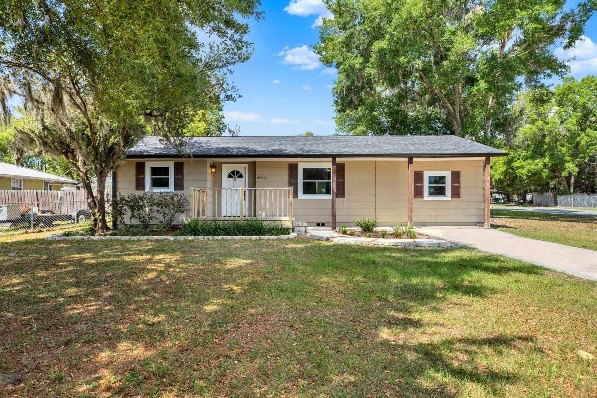 5923 14th Street Zephyrhills FL 33542