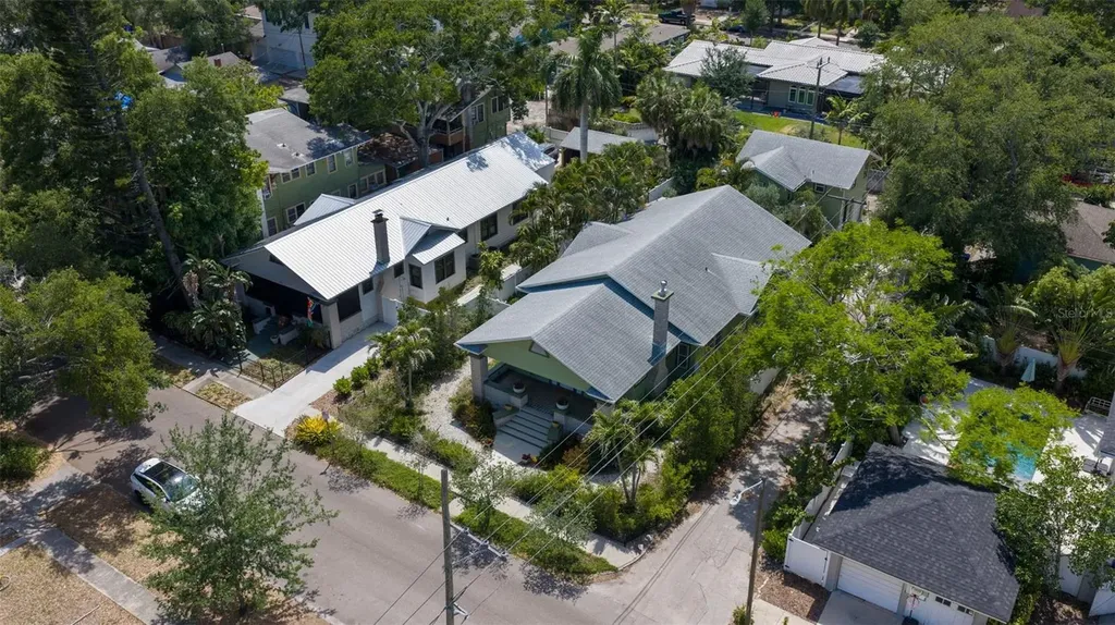 1260 10th Street N St Petersburg FL 33705