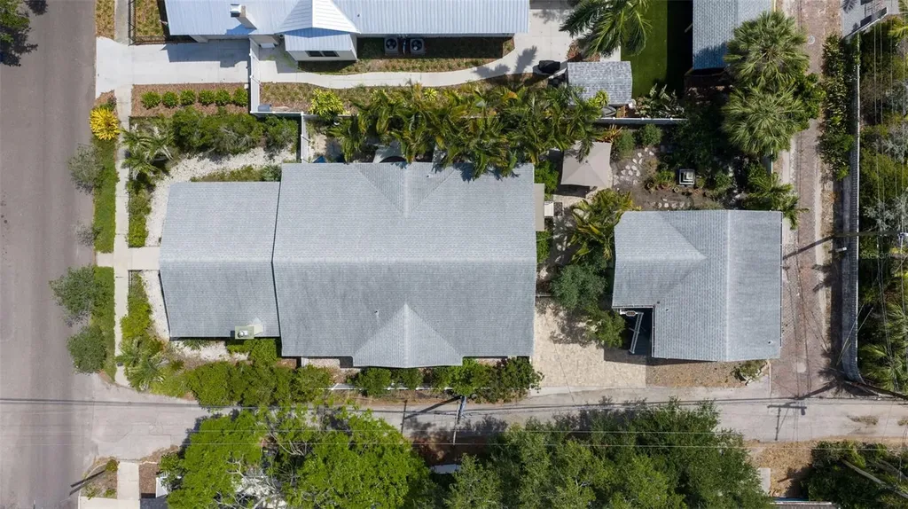 1260 10th Street N St Petersburg FL 33705