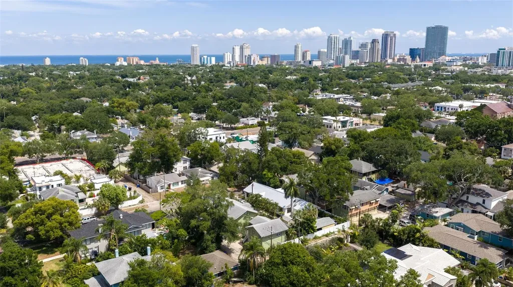 1260 10th Street N St Petersburg FL 33705