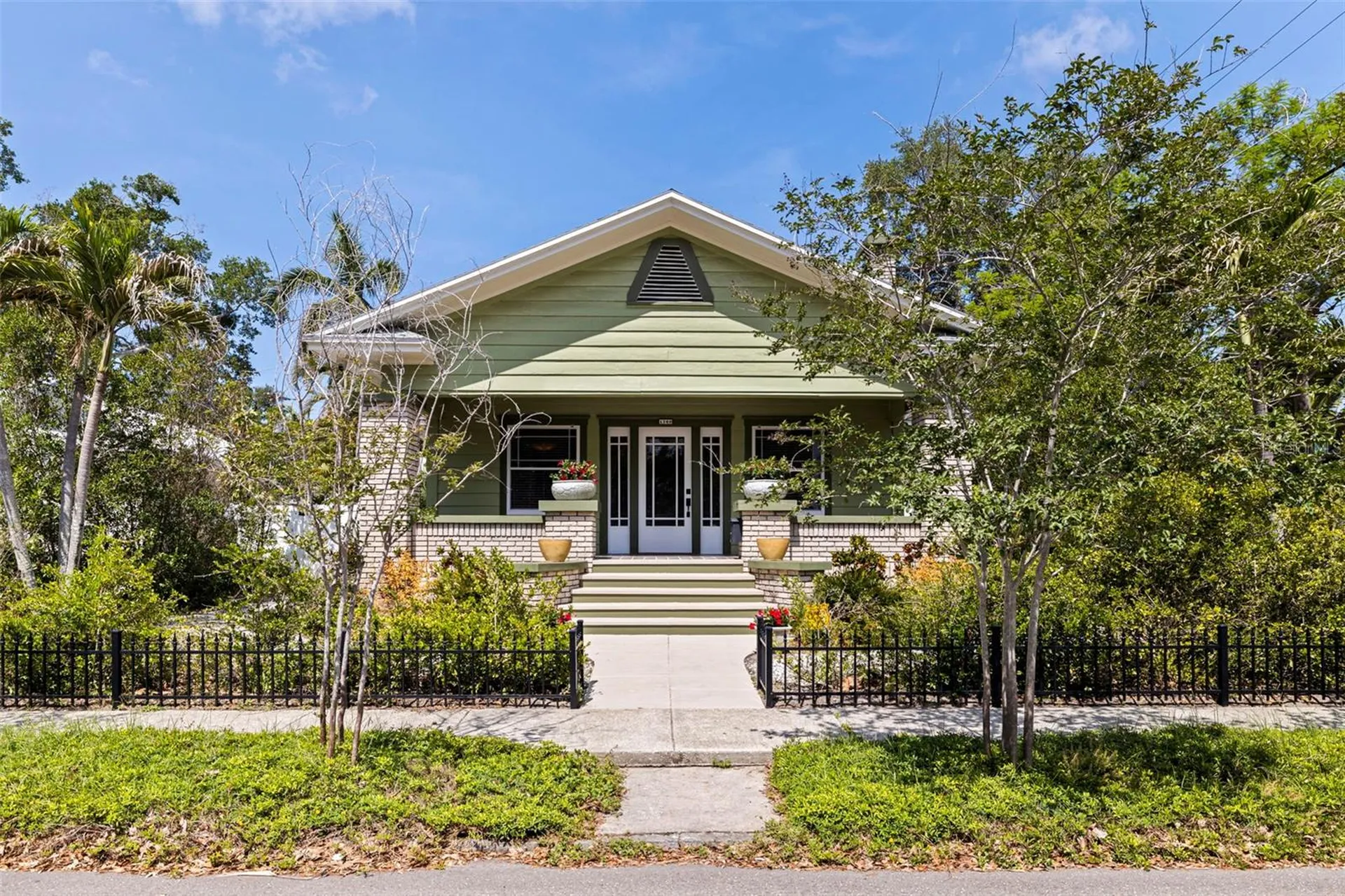 1260 10th Street N St Petersburg FL 33705