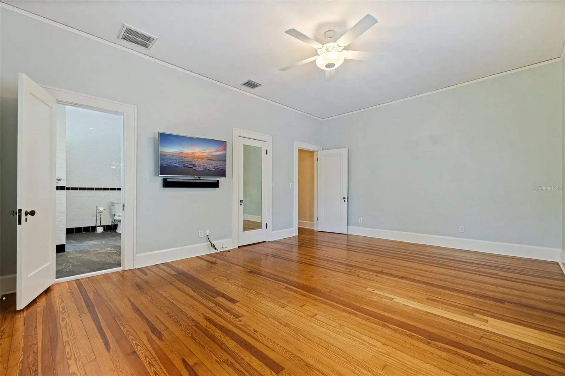 1260 10th Street N St Petersburg FL 33705