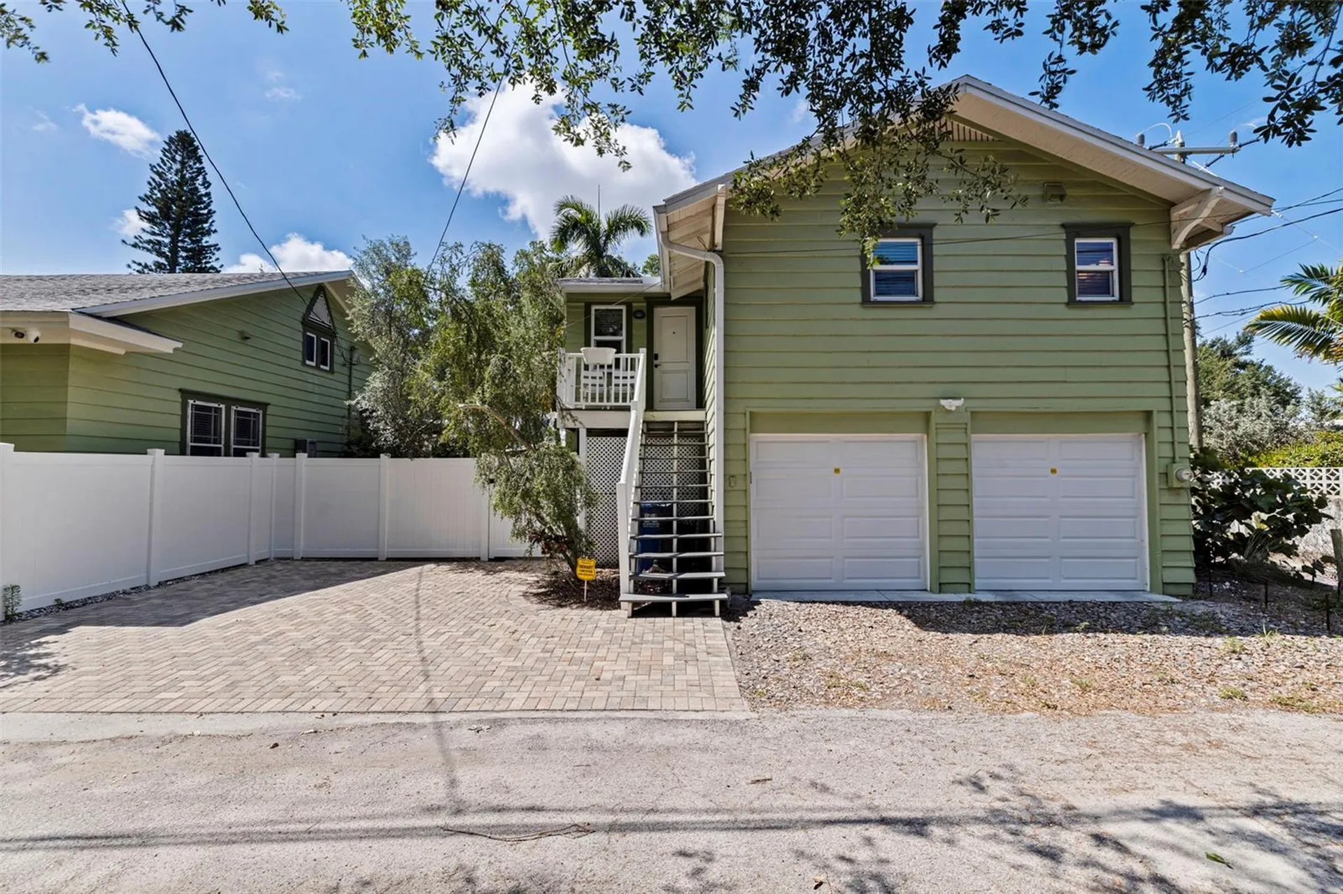 1260 10th Street N St Petersburg FL 33705