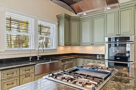 1260 10th Street N St Petersburg FL 33705