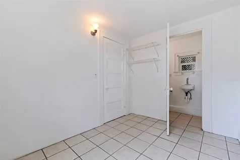 1260 10th Street N St Petersburg FL 33705