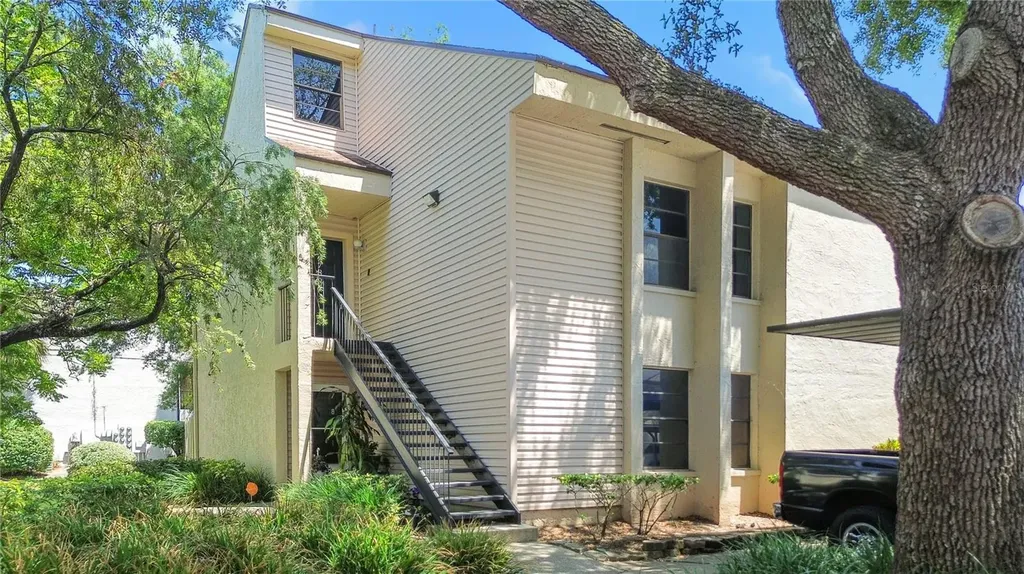 7863 Niagara Avenue Tampa FL 33617