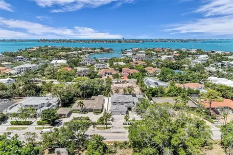 1395 Harbor Drive Sarasota FL 34239