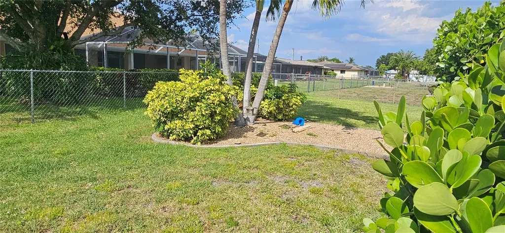 1823 SE 15th Street Cape Coral FL 33990