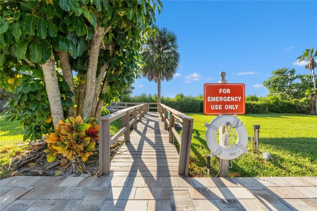 300 S Florida Avenue Tarpon Springs FL 34689