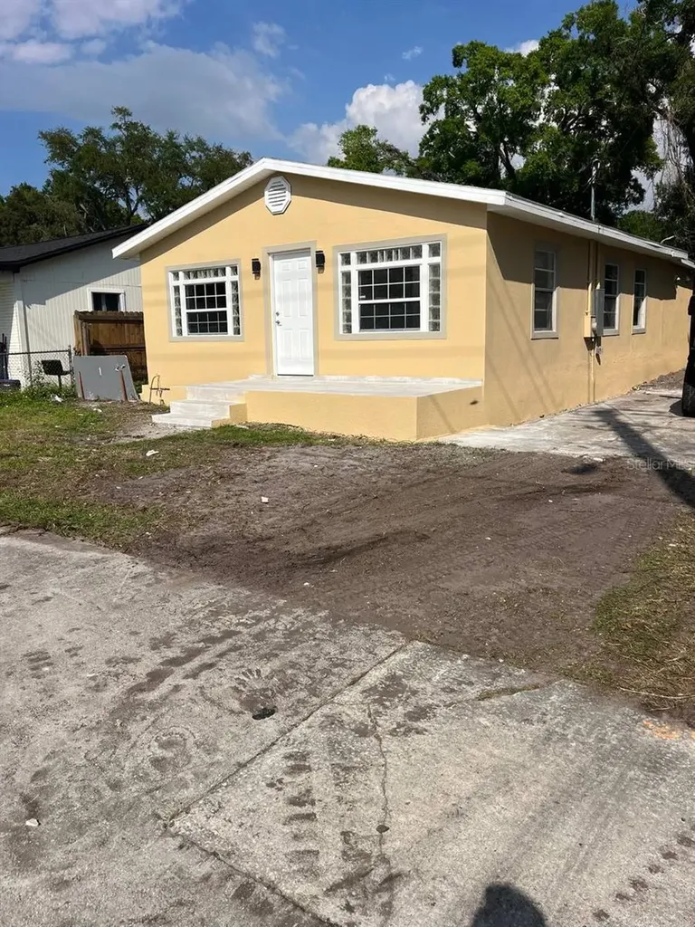7211 N Himes Avenue Tampa FL 33614