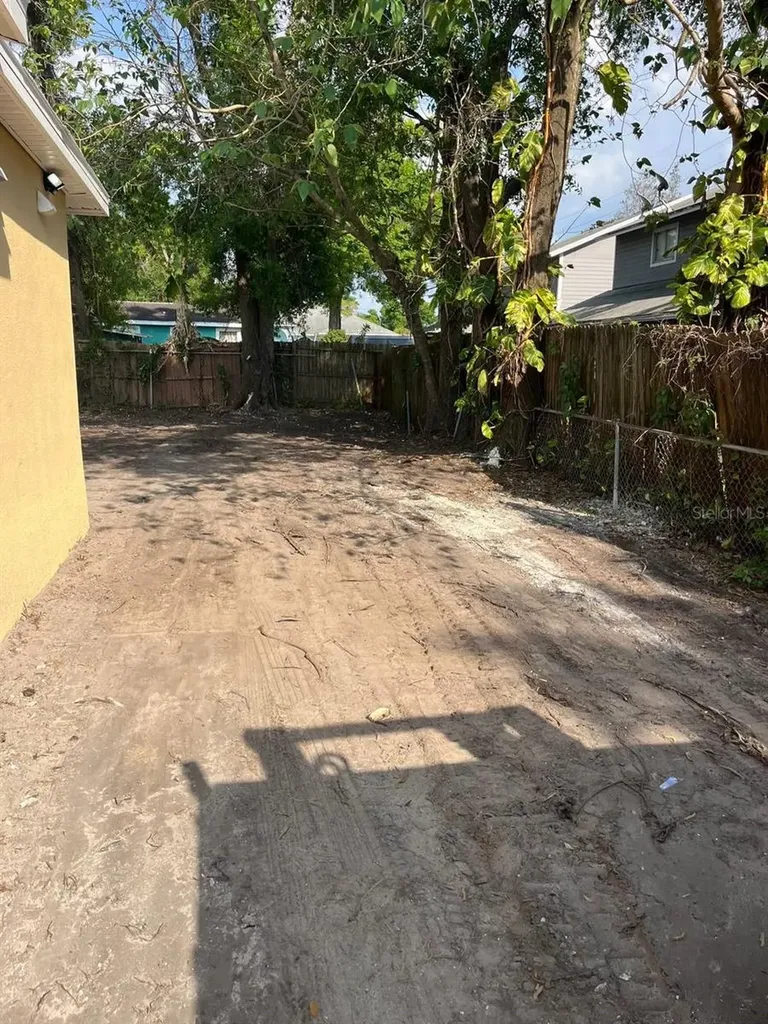 7211 N Himes Avenue Tampa FL 33614