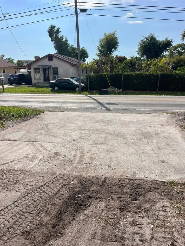 7211 N Himes Avenue Tampa FL 33614