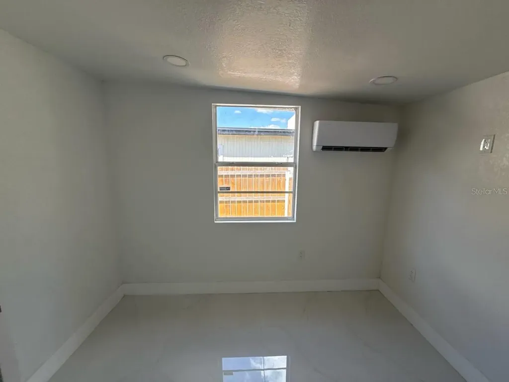 7211 N Himes Avenue Tampa FL 33614