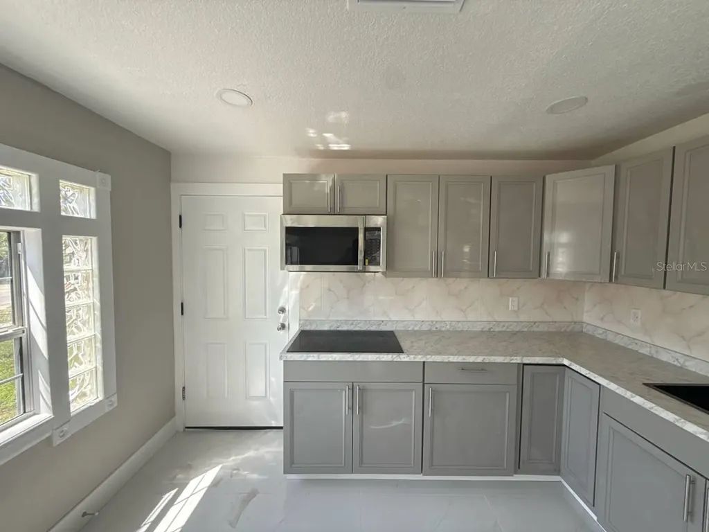 7211 N Himes Avenue Tampa FL 33614
