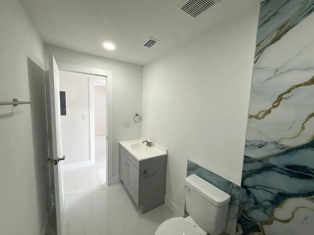 7211 N Himes Avenue Tampa FL 33614