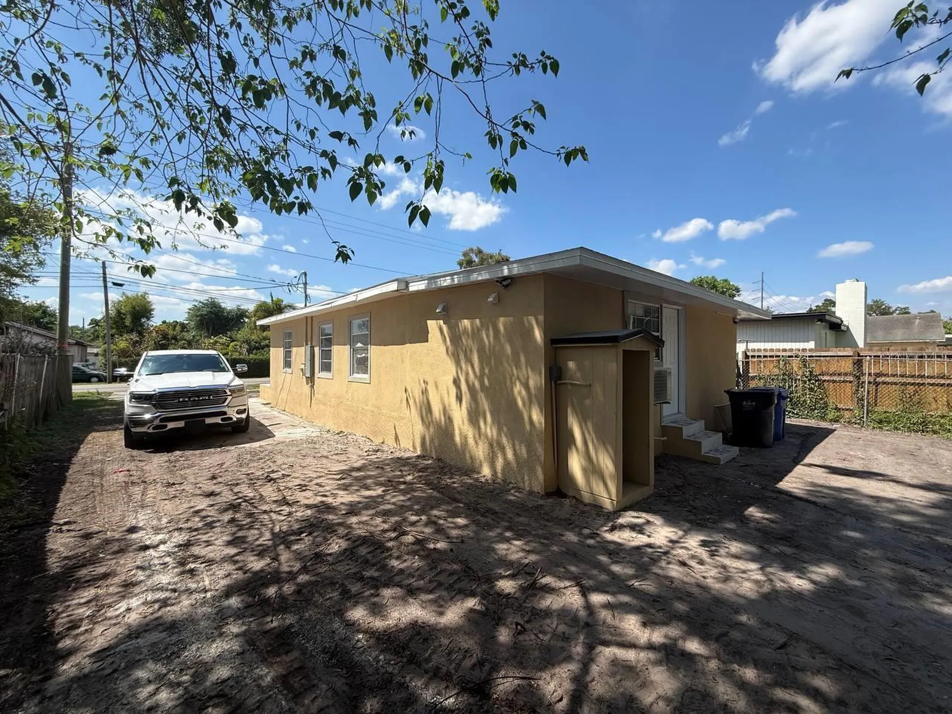 7211 N Himes Avenue Tampa FL 33614