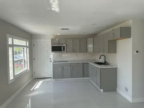 7211 N Himes Avenue Tampa FL 33614