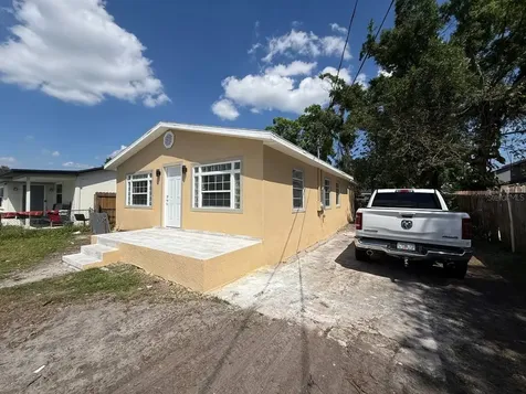 7211 N Himes Avenue Tampa FL 33614