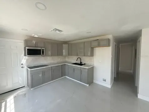 7211 N Himes Avenue Tampa FL 33614