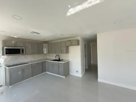7211 N Himes Avenue Tampa FL 33614