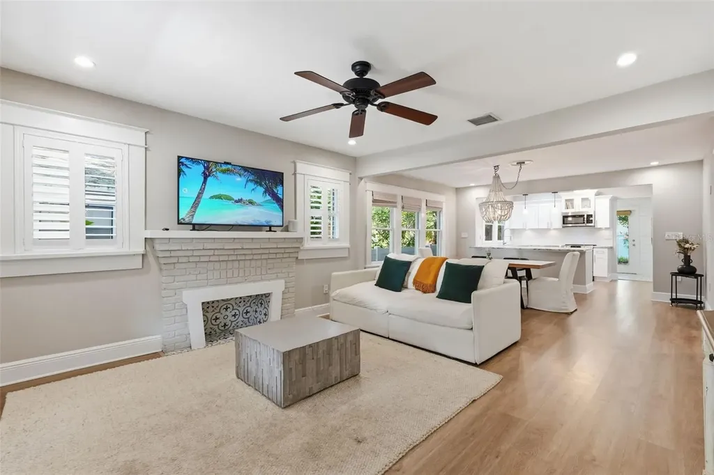 4209 N Holly Street Tampa FL 33603