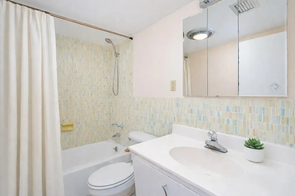 1224 S Peninsula Drive Daytona Beach FL 32118