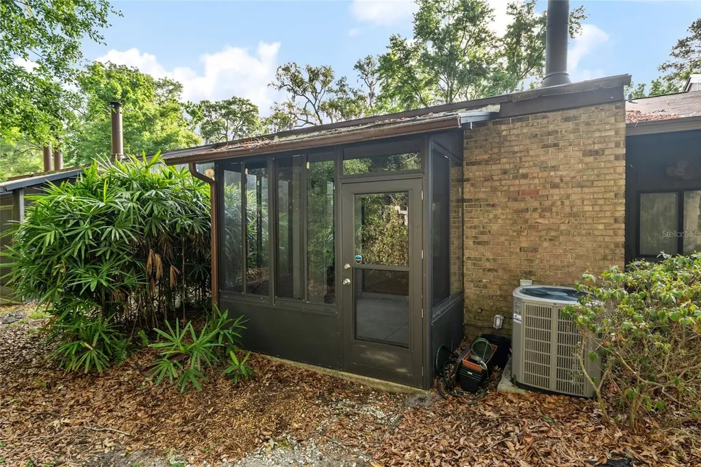 2738 NW 39th Drive Gainesville FL 32606
