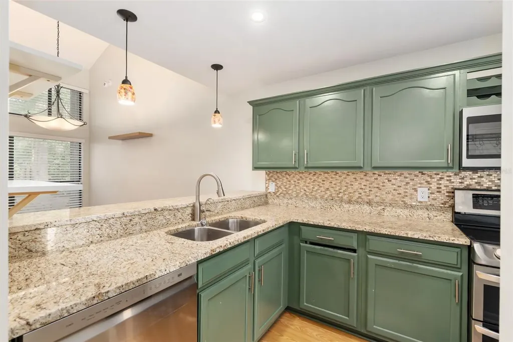 2738 NW 39th Drive Gainesville FL 32606