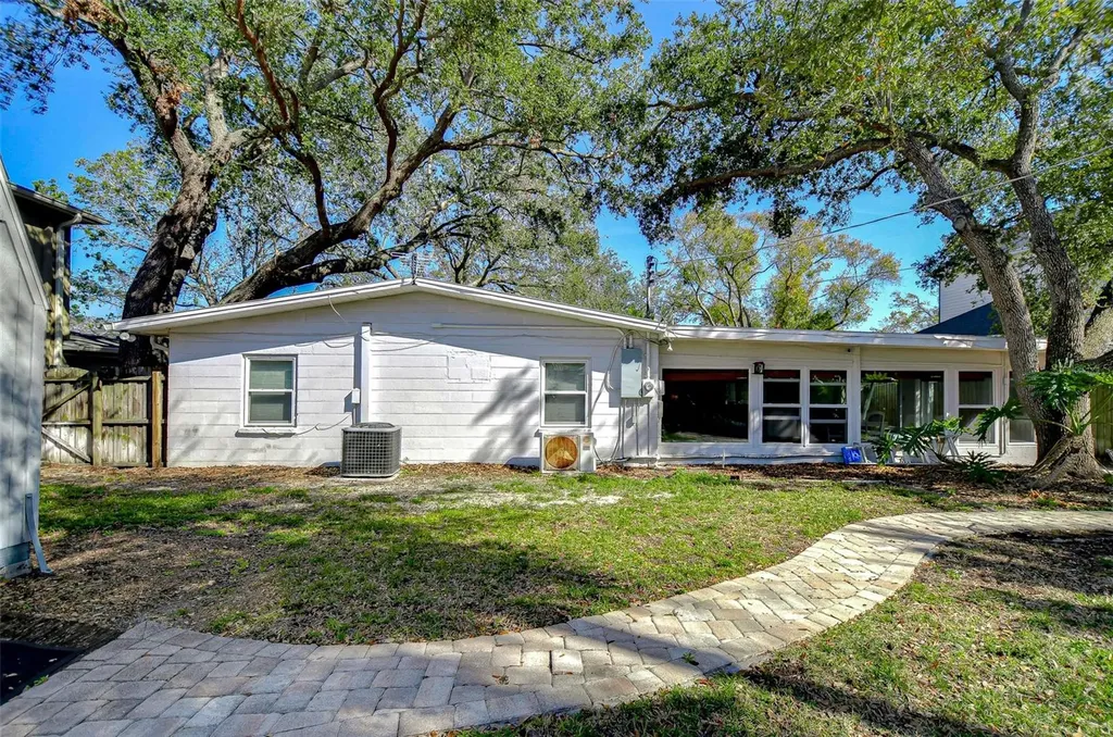 3621 S Belcher Drive Tampa FL 33629