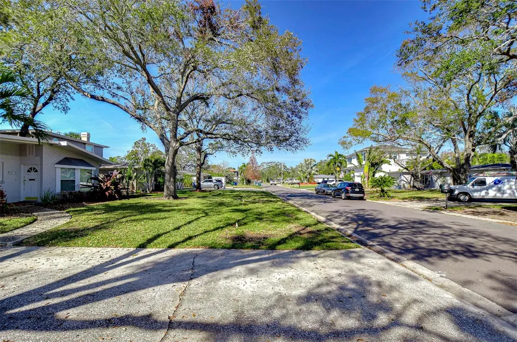 3621 S Belcher Drive Tampa FL 33629