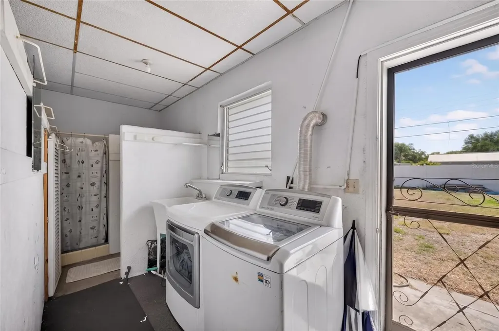 219 S Saturn Avenue Clearwater FL 33755
