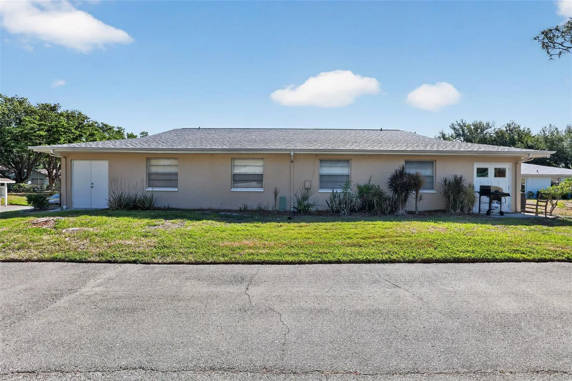 2201 Holkham Place Sun City Center FL 33573