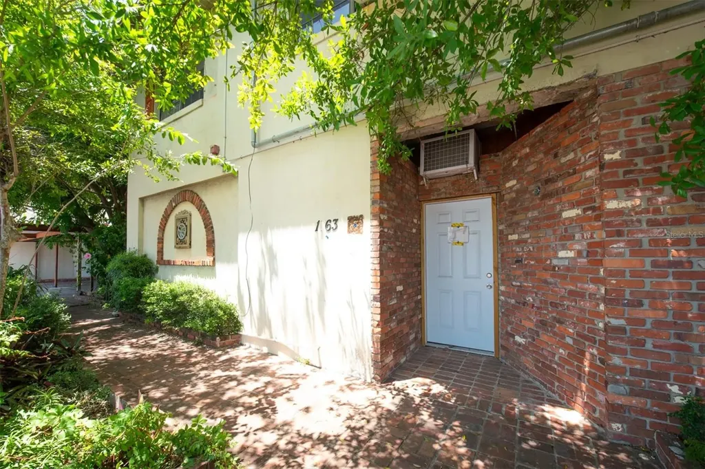 1763 9th Avenue N St Petersburg FL 33713