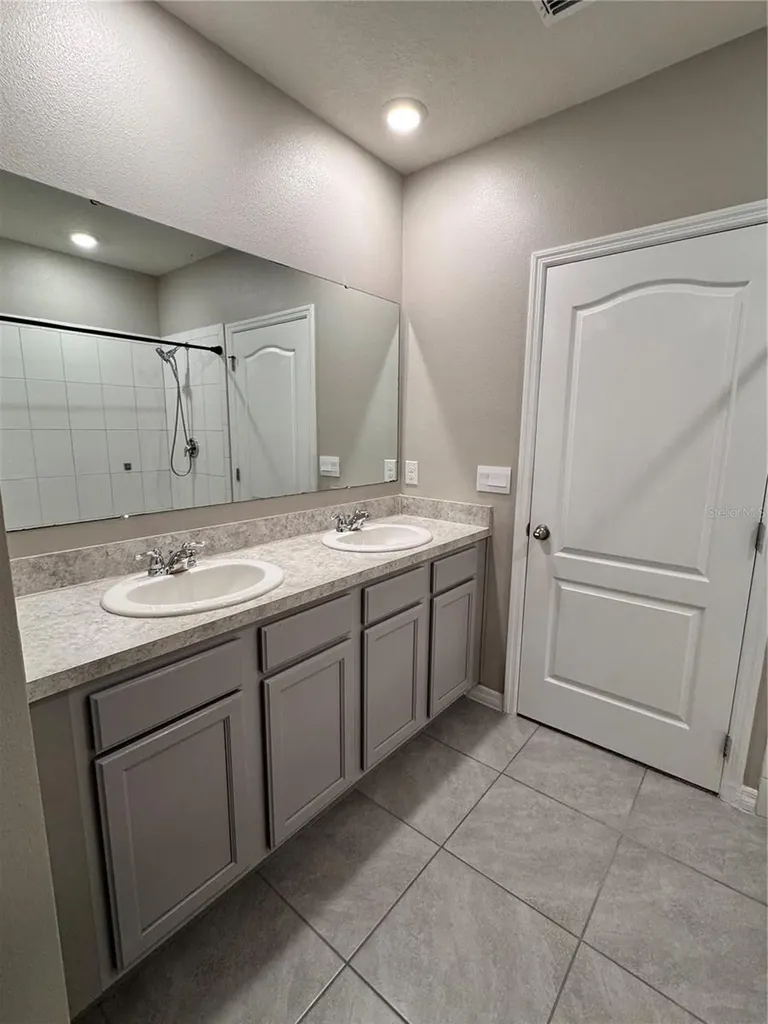 2531 Avalon Park Boulevard Tavares FL 32778