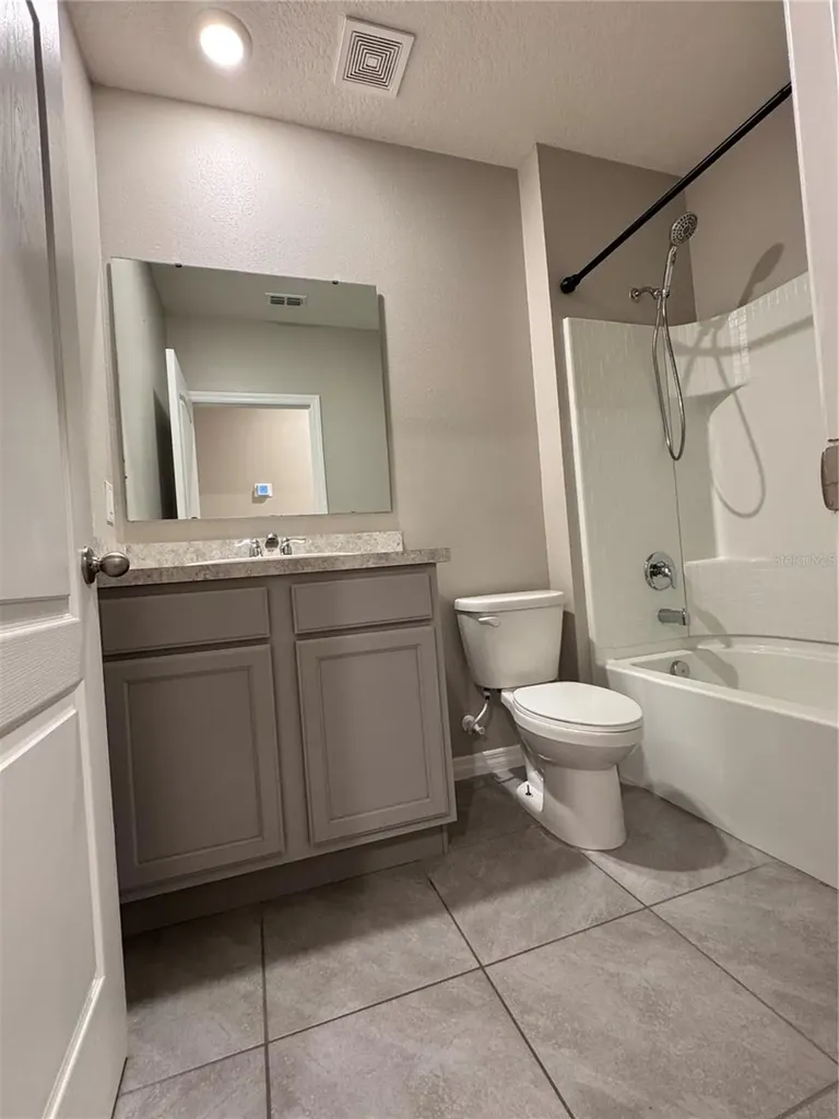 2531 Avalon Park Boulevard Tavares FL 32778