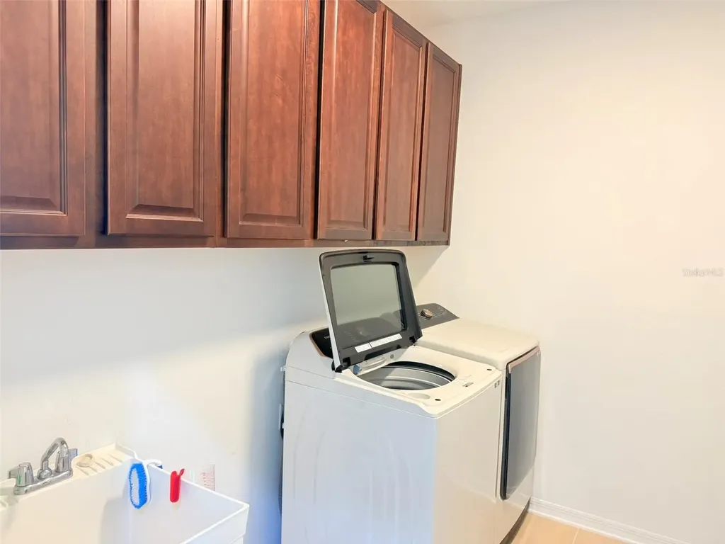11131 Sundrift Drive Tampa FL 33647