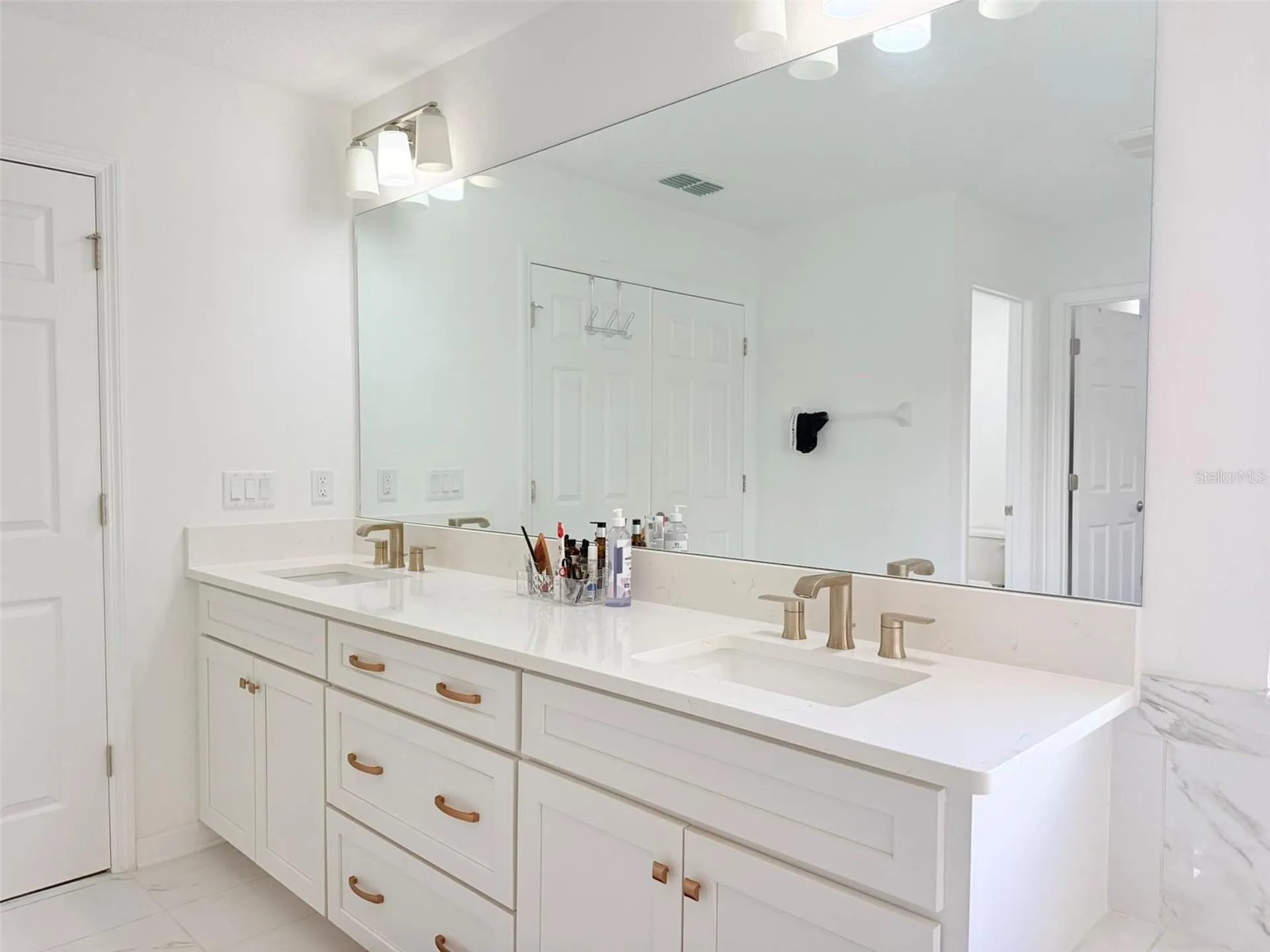 11131 Sundrift Drive Tampa FL 33647